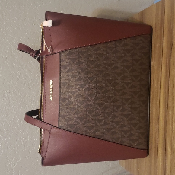 Michael Kors tote